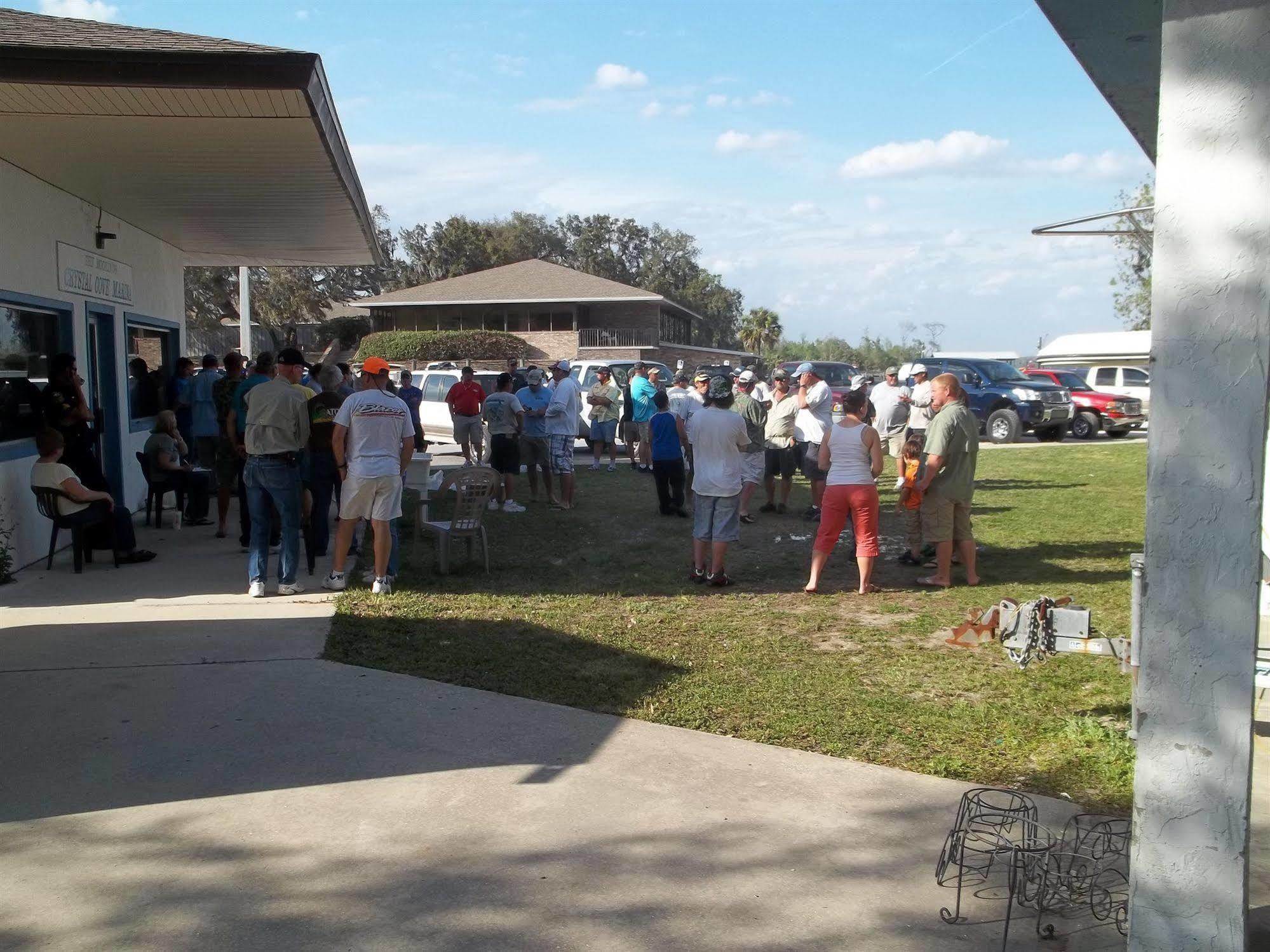 Crystal Cove Riverfront Resort Palatka Exterior photo